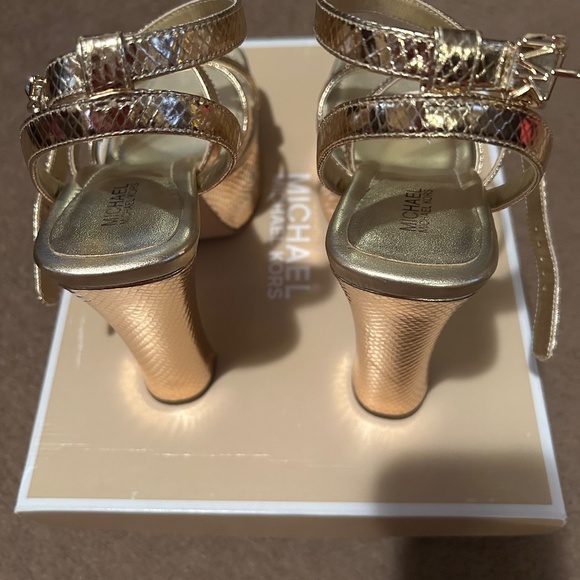 Michael Kors Paola Platform Sandal - Picture 4 of 5